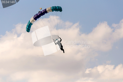 Image of unidentified skydivers, parachutist