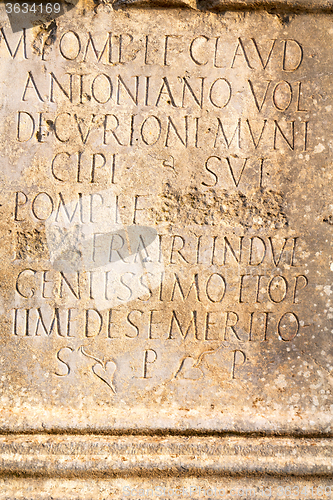 Image of tombstone in africa   marble and concrete