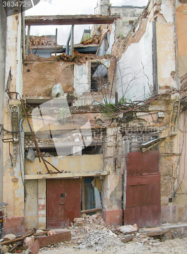 Image of rundown house in Cuba