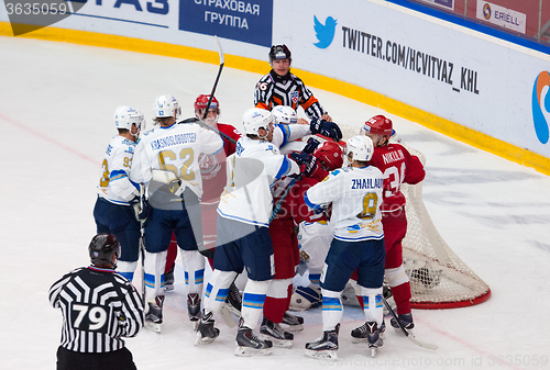 Image of Keaton Ellerby (6) and Talgat Zhailauov (8) attack