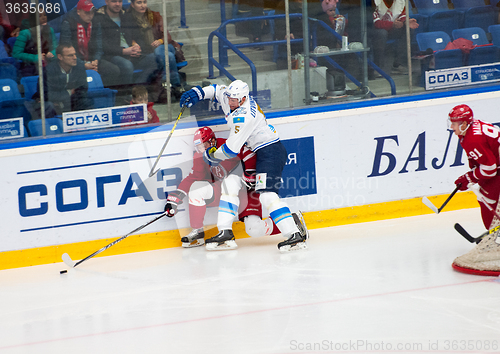 Image of A. Litvinenko (5) and D. Abdullin (88) fight