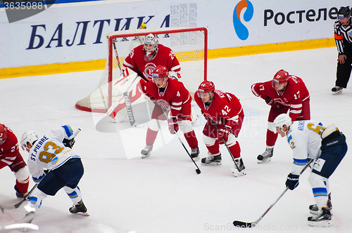 Image of M. Solodukhin (17) and T. Eronen (4)