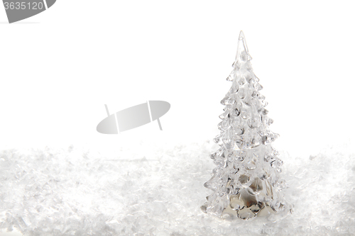 Image of christmas tree in the snow\r\n