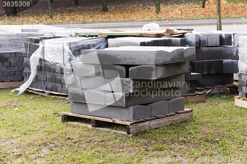 Image of paving slabs on a pallet  