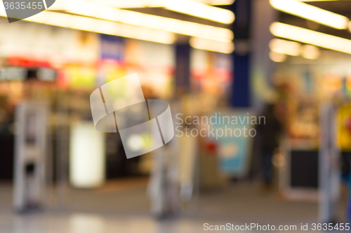 Image of blurred background of shopping center