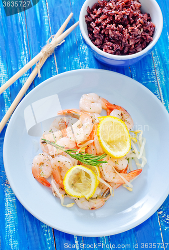 Image of salad with shrimps