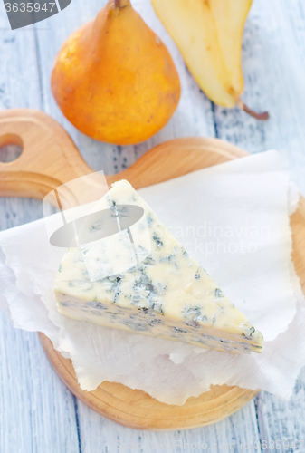 Image of blue cheese and pears