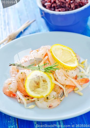 Image of salad with shrimps