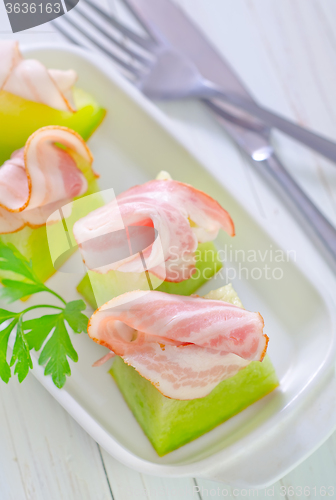Image of melon with ham