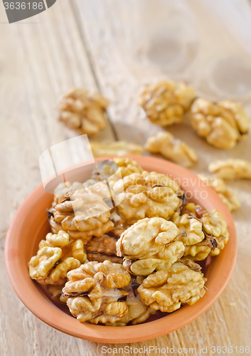 Image of walnuts