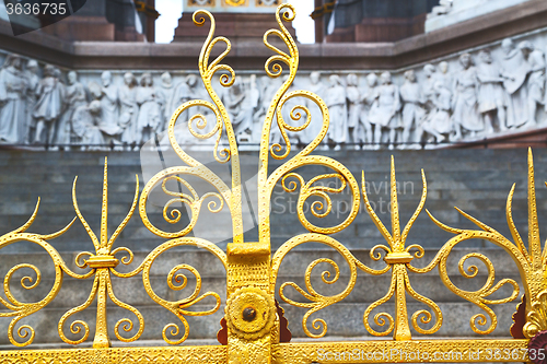 Image of   gold in englan london   and background