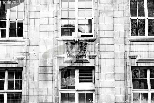Image of old windon in england london brick and glass the wall 