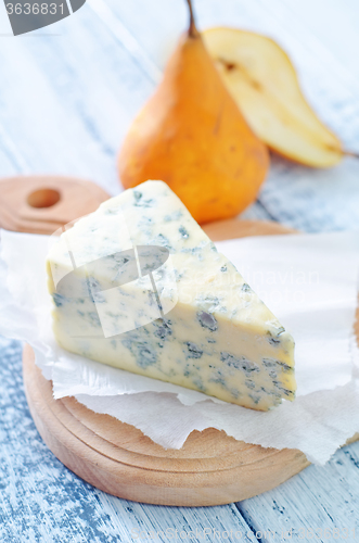 Image of blue cheese and pears