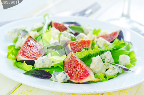 Image of salad with cheese and figs