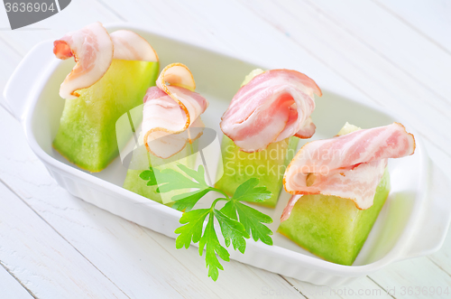 Image of melon with ham