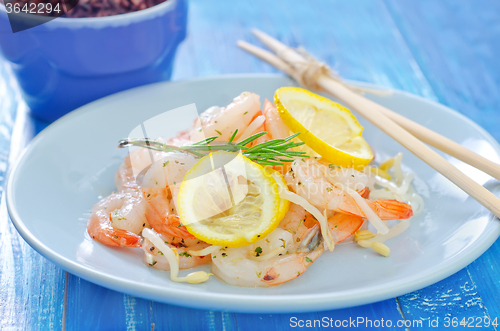 Image of salad with shrimps