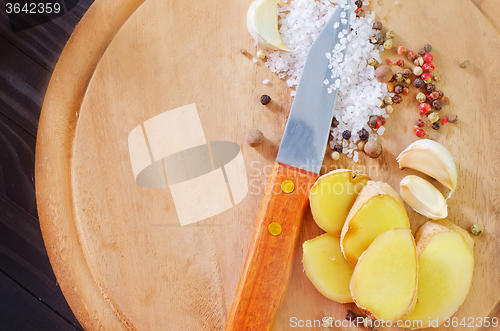 Image of aroma spices on the board