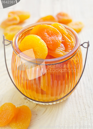 Image of dry apricots