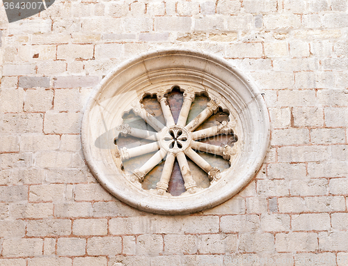 Image of window. rosette close up  