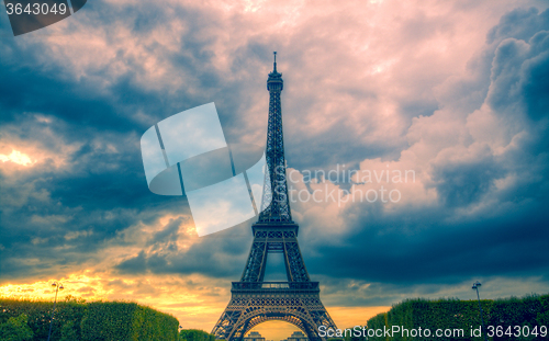 Image of Eiffel tower and clouds