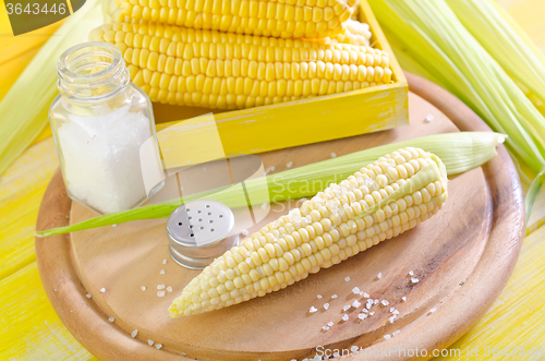 Image of boiled corn with salt