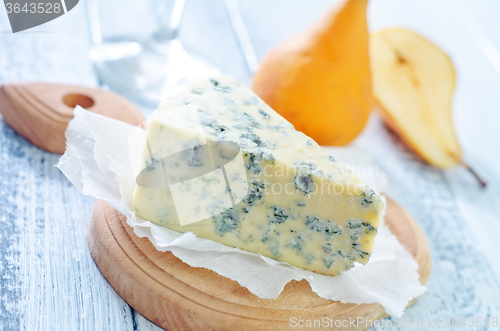 Image of blue cheese and pears