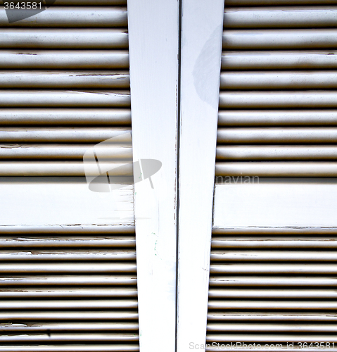 Image of window    blind in the concrete   besnate 