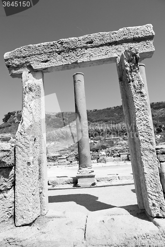 Image of perge old construction in asia turkey the column  and the roman 