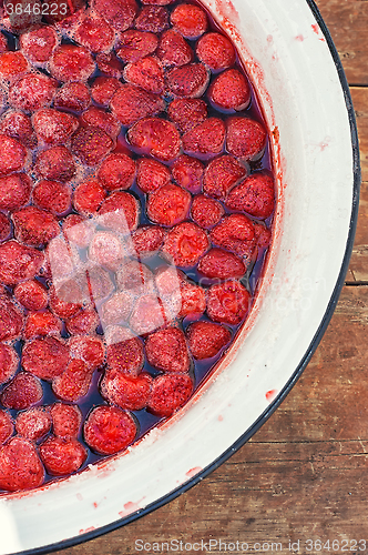 Image of jam with strawberry 