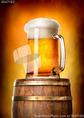 Image of Beer with cask on yellow