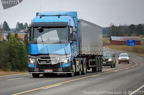 Image of Blue Renault Trucks T Semi on the Road