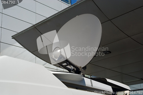 Image of Mobile satellite dish and beam