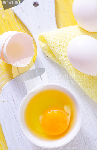 Image of raw eggs