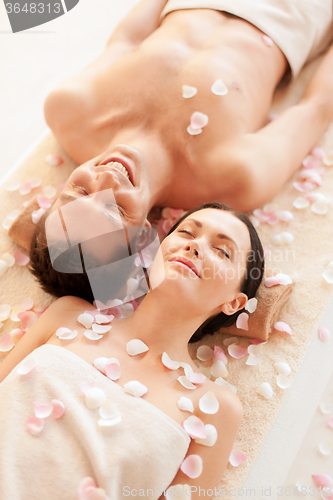 Image of couple in spa