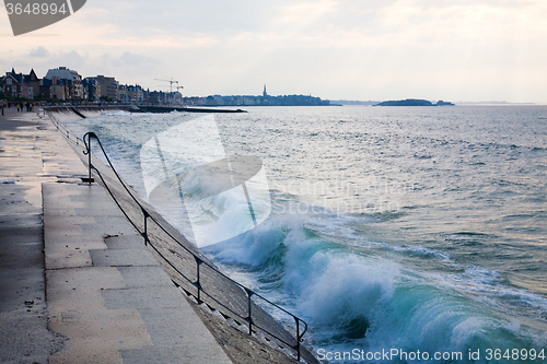 Image of Blue wave at Saint-Malo