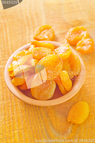 Image of dry apricots