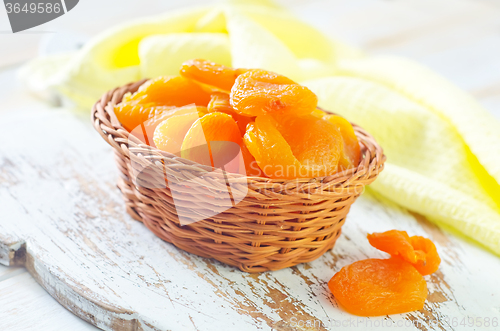 Image of dry apricots