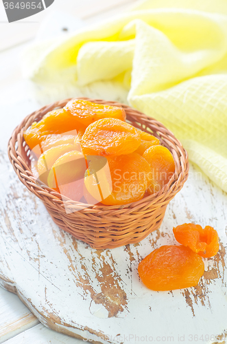 Image of dry apricots