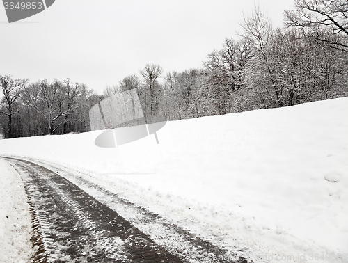 Image of   small   road in winter  