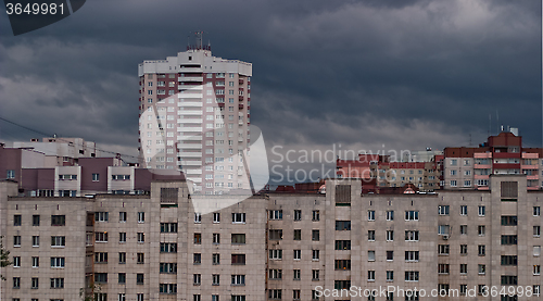Image of gray clouds over the urban landscape