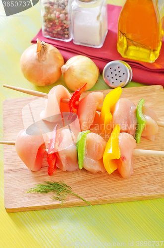 Image of chicken kebab with vegetables