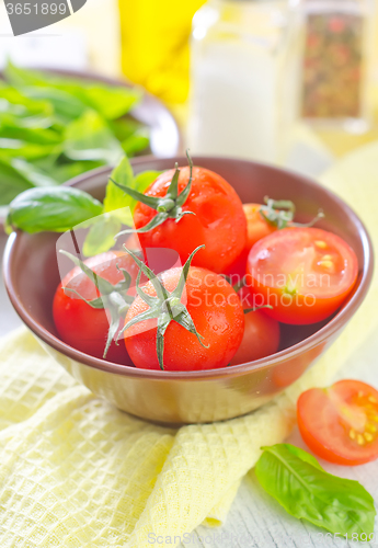 Image of tomato and basil