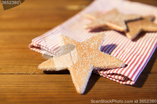 Image of close up of gingerbread cookies and towel