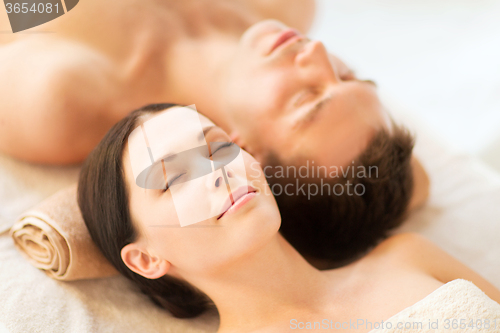 Image of couple in spa