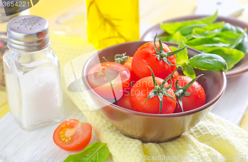 Image of tomato and basil