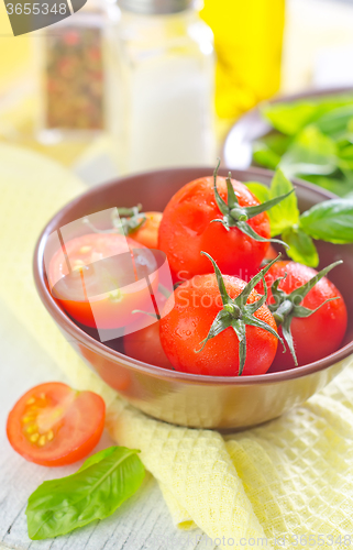 Image of tomato and basil