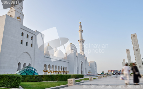 Image of the Sheikh Zayed Grand Mosque