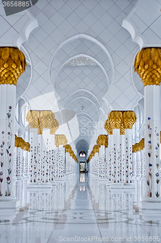 Image of the Sheikh Zayed Grand Mosque