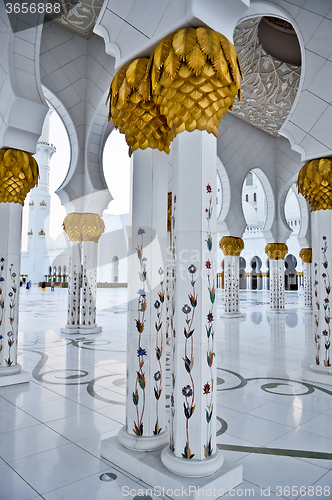 Image of the Sheikh Zayed Grand Mosque