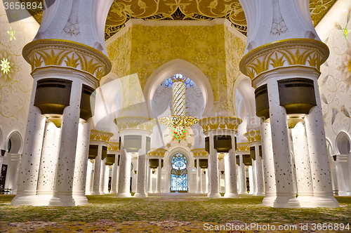 Image of the Sheikh Zayed Grand Mosque